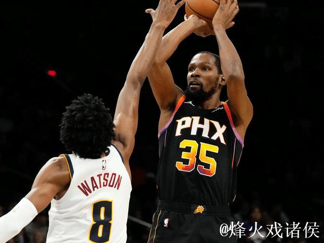 杜兰特高效表现：前三节砍下22分，7中10命中率助力全能数据